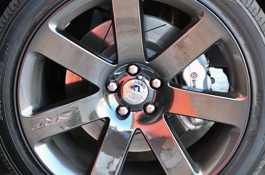  Chrysler 300C SRT8 2012 года  (фото 45 из 100)